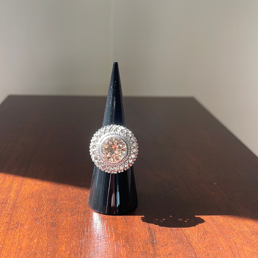 Fashion ring